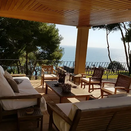 Hotell Of 3*